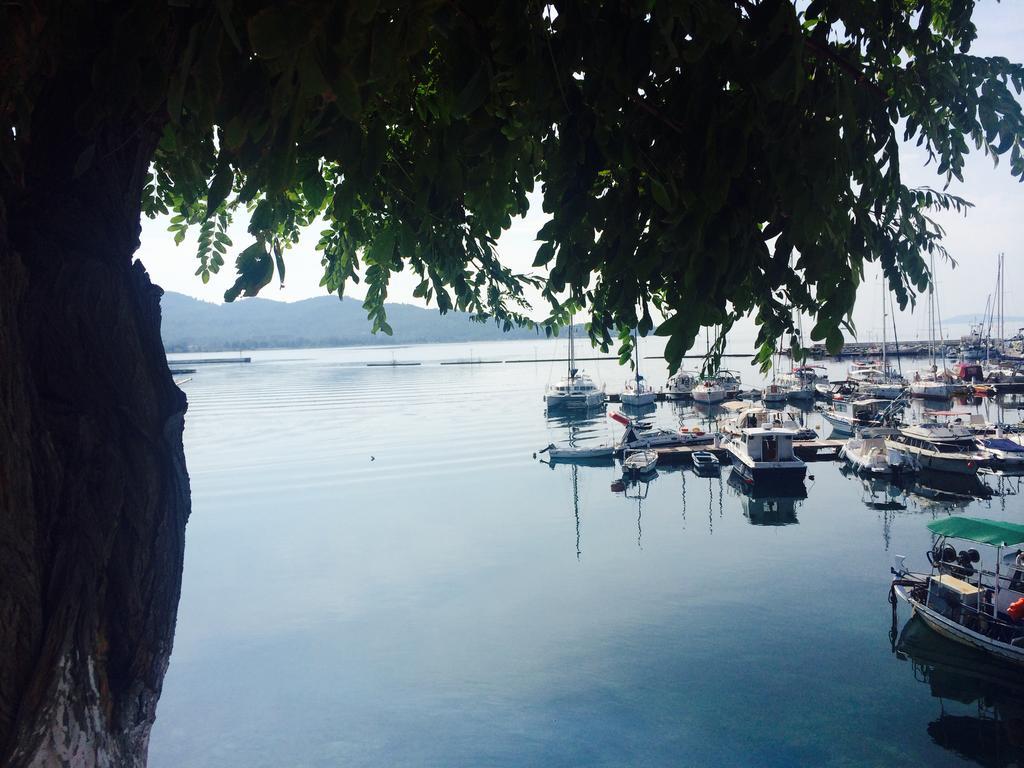 Family Inn Apartments&Suites Neos Marmaras Luaran gambar